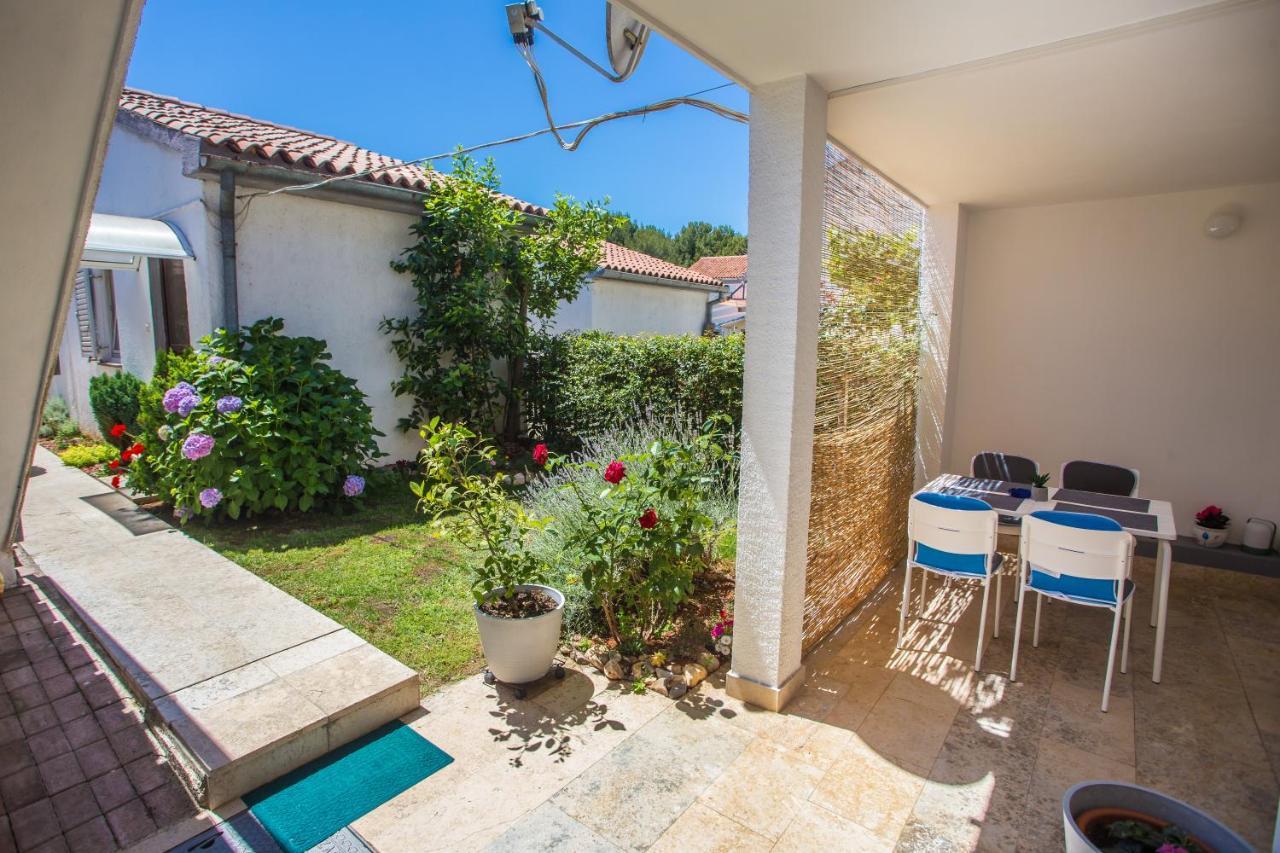 Apartment Rosse Porec Exterior photo